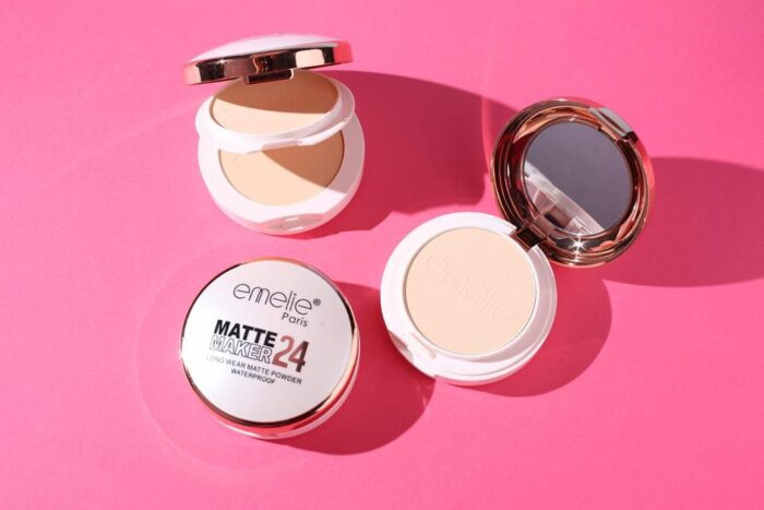 Emelie Paris Matte Maker 24 Compact Powder - Image 4