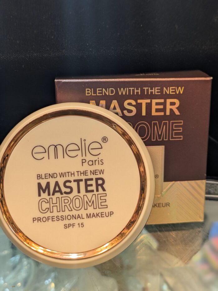 Emelie Master Chrome Compact Powder | Matte Finish Long-Lasting Compact - Image 3