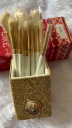 There's snowbody 12 piece bh brushes - Image 4