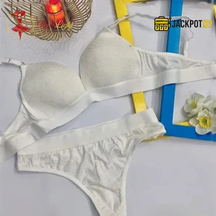 Sleek Fit Padded Bra with Matching Thong - Image 3